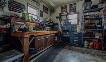 24352 State Highway Ee, Aurora, MO 65605