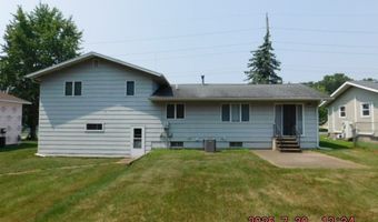 735 S Willson Dr, Altoona, WI 54720