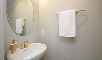 4906 MONTGOMERY Ln, Bethesda, MD 20814