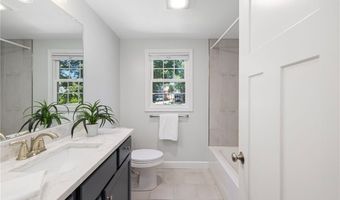 5 Lee Rd, Barrington, RI 02806
