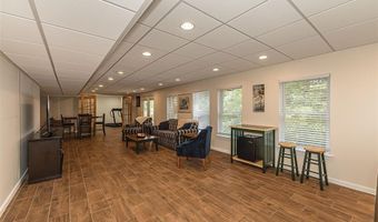 733 Castle Ridge Dr, Ballwin, MO 63021