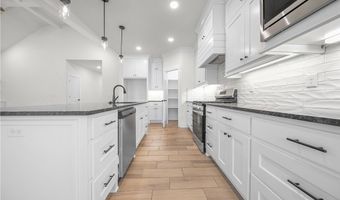 2040 MYRRH Pl, Bentonville, AR 72713