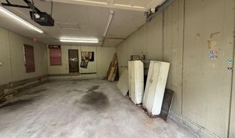 21 7th St, Auburn, ME 04210