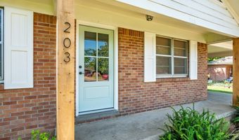 203 James St, Batesville, MS 38606