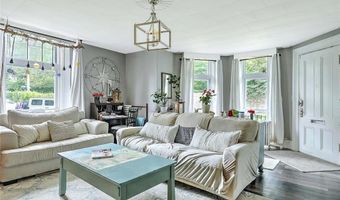 571 Spring St, Newport, RI 02840