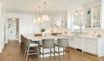 85 Nayatt Rd, Barrington, RI 02806