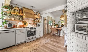 22 Chesterfield Lake Dr, Beaufort, SC 29906