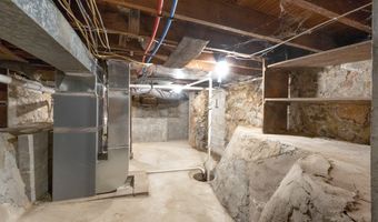 329 W 19th St, Auburn, IN 46706