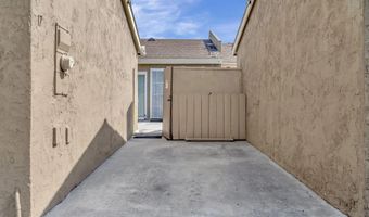 7700 Parkway Dr 17, La Mesa, CA 91942