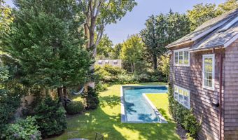 30 Hand Ln, Amagansett, NY 11930