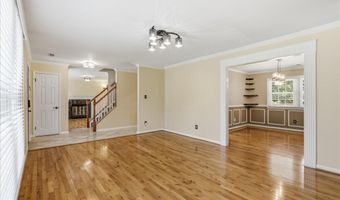 4003 KLOMAN St, Annandale, VA 22003