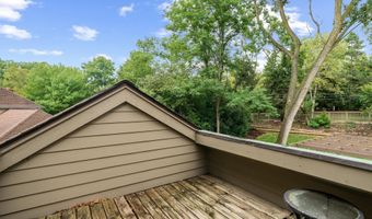 3735 Tremont Ln, Ann Arbor, MI 48105