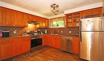 10 Woolsey Rd, Middletown, RI 02842