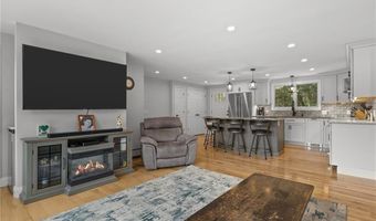 14 Pine Tree Rd, Coventry, RI 02816