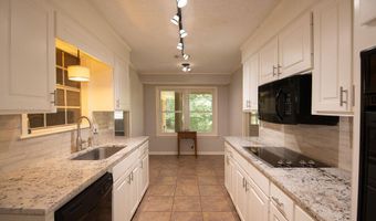 60 Summit Ridge Dr, Brandon, MS 39042