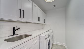 5718 SEA TURTLE Pl, Apollo Beach, FL 33572