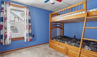 22 N Metcalf Ave, Amboy, IL 61310