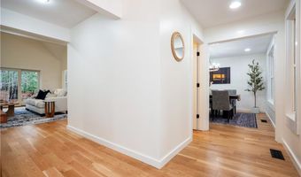 247 Glen Hill Dr, North Kingstown, RI 02874