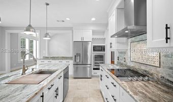 40 Rose Dhu Creek Plantation Dr, Bluffton, SC 29910