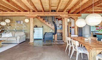34 Dos Carpinteros Rd, Arroyo Seco, NM 87514
