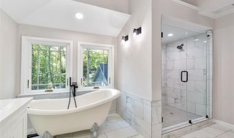 100 Little Ridge Rd, Berkeley Lake, GA 30096