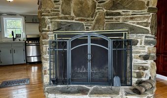2 Piper Ln, Abbot, ME 04406
