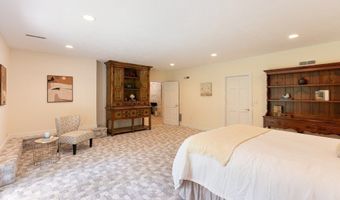 8 Buttonwood Dr, Andover, MA 01810