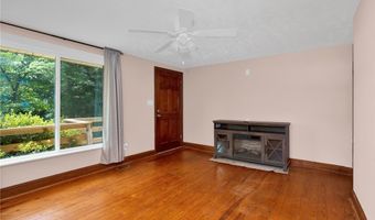 219 E Clinton St, Autryville, NC 28318
