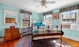 24 Liberty St, Clinton, CT 06413