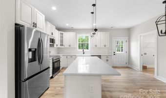 109 Darvee Rd, Blacksburg, SC 29702