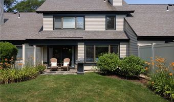 2 Martingale Ln, Narragansett, RI 02882