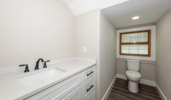 957 W Hunt Rd, Alcoa, TN 37701