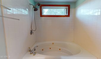 245 Lakeside Dr, Aberdeen, NC 28315