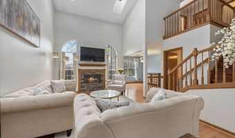 39911 Golf Ln, Antioch, IL 60002