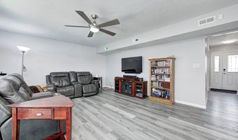 555 Hyannis Dr, Avon, IN 46123