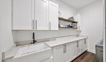 1380 Cronic Town, Auburn, GA 30011