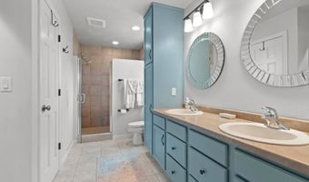 4715 N BROOKSHIRE Dr, Appleton, WI 54913