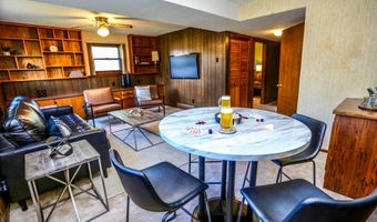 903 Willow Dr, Aberdeen, SD 57401