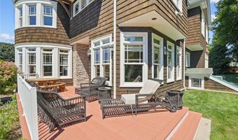 74 Bayberry Rd, Narragansett, RI 02882