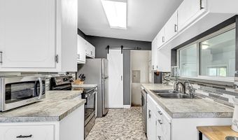 3117 DOUGLAS St, Cheyenne, WY 82009