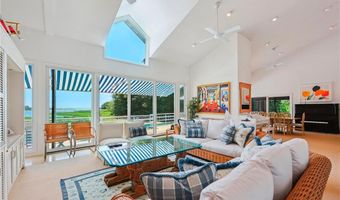 275 Boston Neck Rd, Narragansett, RI 02882