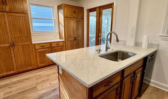 5713 19TH St N, Arlington, VA 22205