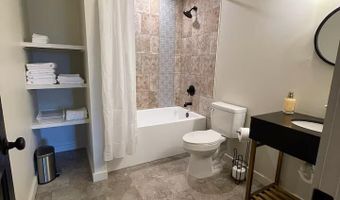 649 Howard Ave, Biloxi, MS 39530