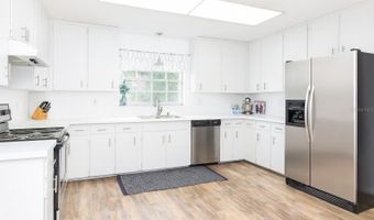 42114 W LAKEVIEW Dr, Altoona, FL 32702