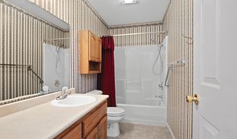 1107 Ashwood Dr, Auburn, IN 46706