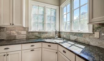 7505 MARBURY Rd, Bethesda, MD 20817