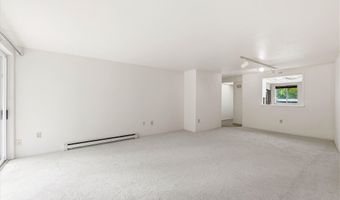 1001 S ONEIDA St 2E, Appleton, WI 54915