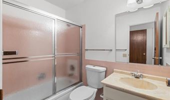 2332 Hidden Meadow Ln, Ballwin, MO 63021