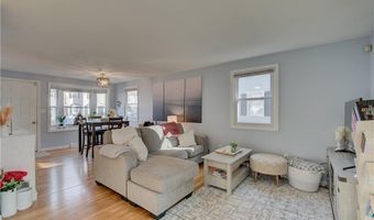 501 Woodhaven Ct 501, Cranston, RI 02920