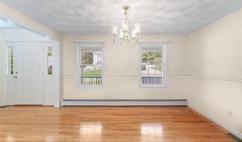 17 Doire Rd, Cumberland, RI 02864